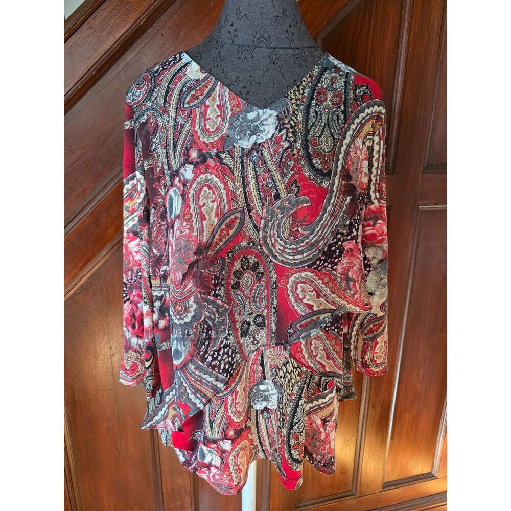 Susan Graver Paisley Floral Tunic Blouse Size M Red/Black Asymmetrical Hem